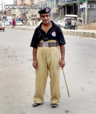 Oficer policji w Ciapatystanie.
