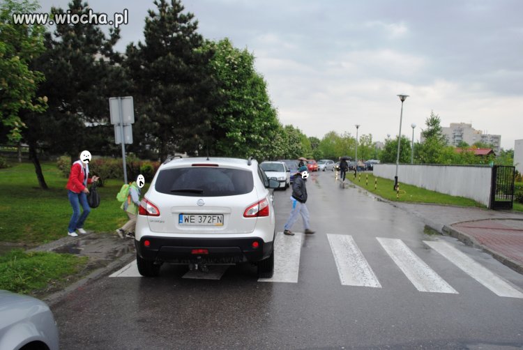 Mistrzyni parkowania Zamość przed krytą pływalnią