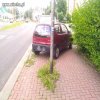 Kolejny mistrz parkowania na chodniku