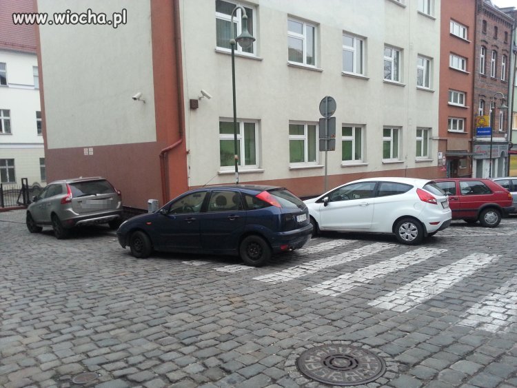 Parkowanie na pasach