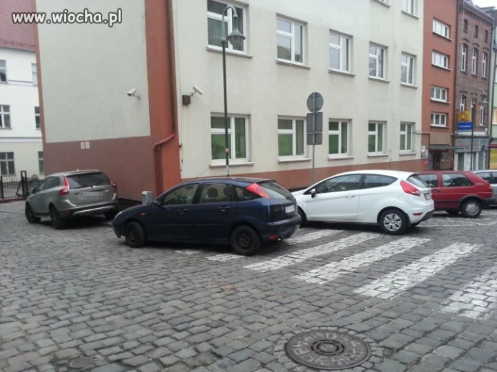Parkowanie na pasach