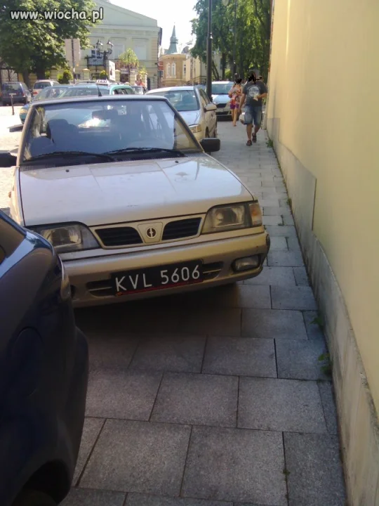 Karny k...s za ch...e parkowanie