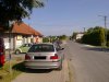 Parking przed sklepem pusty, ale...