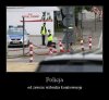 Jak myślicie, czego on tam szuka