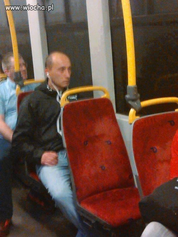 Wsiadam wieczorem do tramwaju...