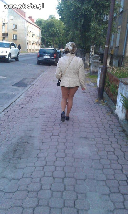 Zapomniała dołu.