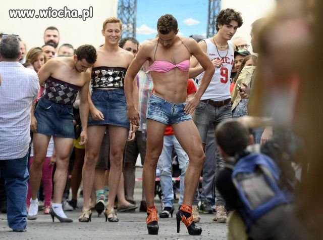 No nie! Białe skarpetki do szpilek? 