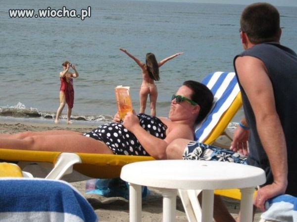 -Kochanie!!!..."Pienkne te nasze morze"..eh!!!