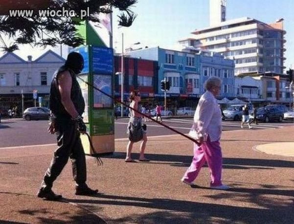 Z wnusiem na spacerku