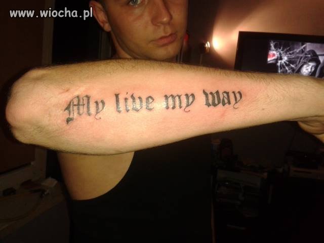 Tatuaż z błędem. wiocha na całe życie.