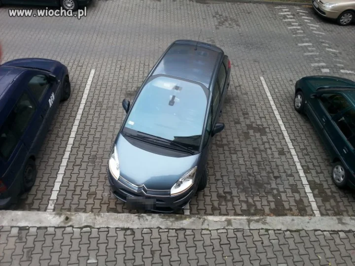 Zaparkował? w sam raz