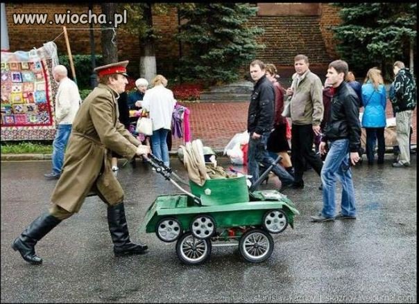 Syn czołgisty.