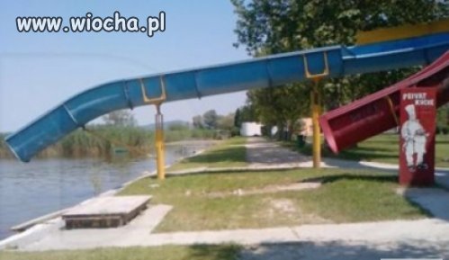 Dwie zjeżdżalnie
