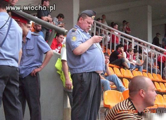 Za mundurem panny sznurem,
