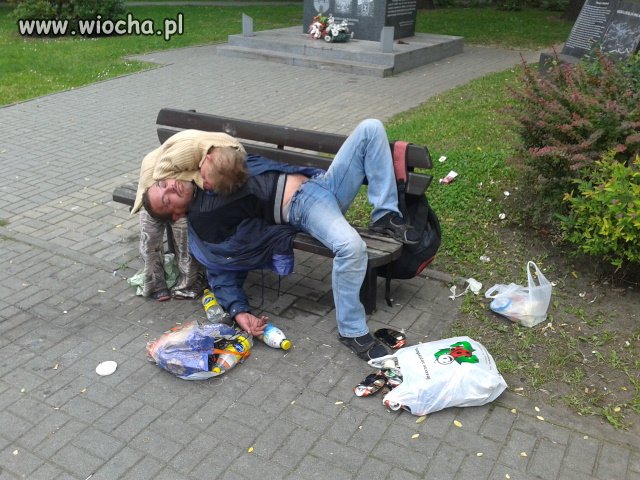 Para po zakupach w Biedronce 