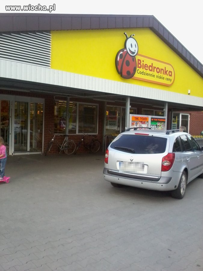 Wrzucam tu bo nie lubie takiego pozostawiania auta