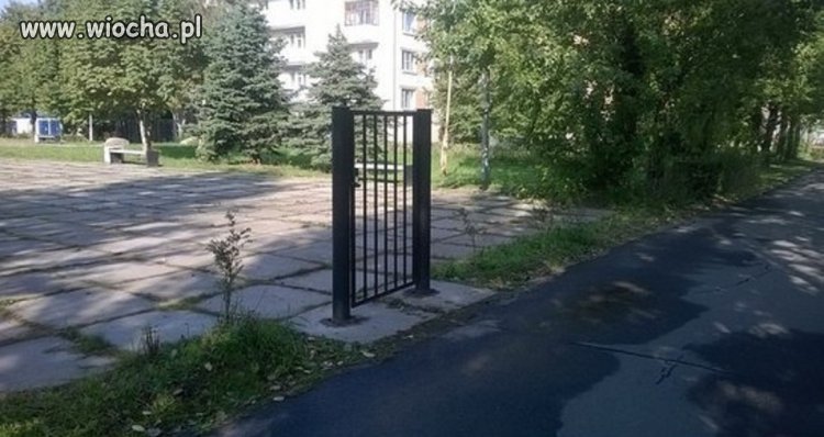 Bramka zamknięta ...