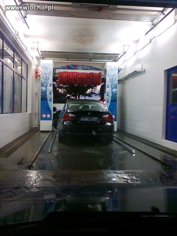 Burak w BMW ominął kolejkę