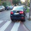 Kolejny mistrz parkowania.Warszawa ul.Skrajna.