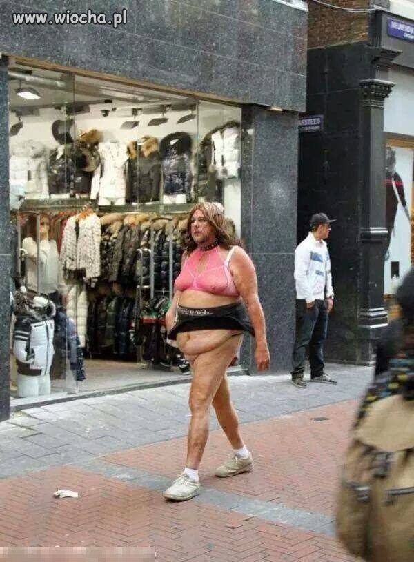 Dziarski 66 letni Gender w drodze do pracy