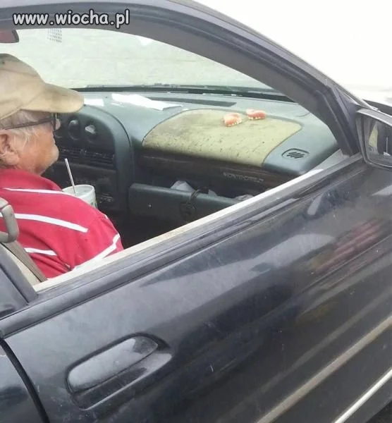 Podczas jazdy daj odpocząć swym zębom.