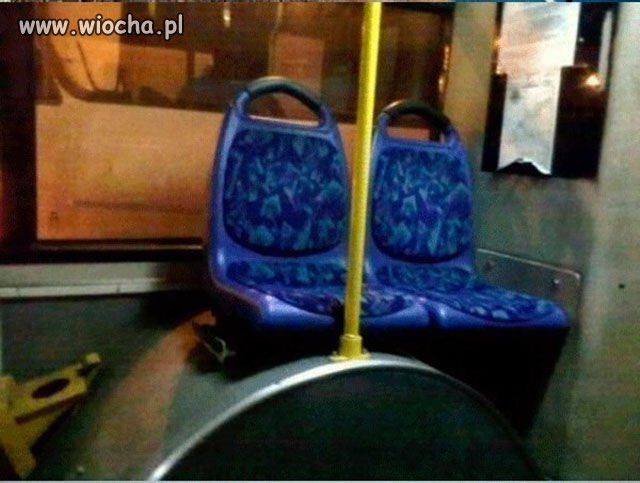 Miejscówka... chyba dla tancerki go-go...