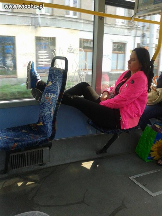 Kobieto nie zachowuj się jak w chlewie