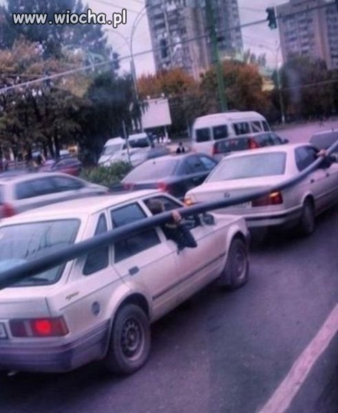 Towarzysze, pomożecie? 