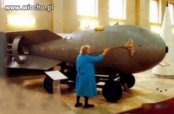 Pani Wandziu pani umyje bombkę...