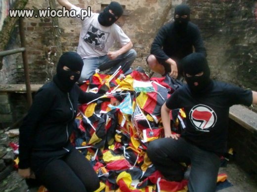 Niemiecka Antifa i szacunek do flagi...