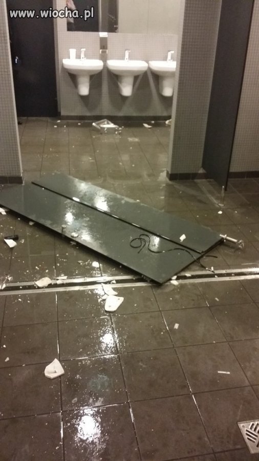 Toaleta na Stadionie Narodowym