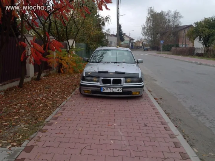Chodnik to bardzo dobry parking