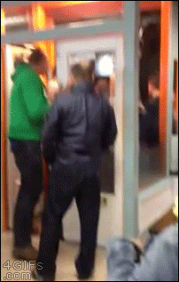 Dobrze, że łysy jej z kowbojka nie pociągnął