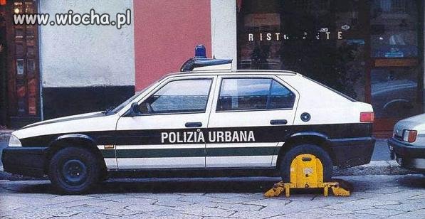 Parkowanie w strefie ograniczonego.