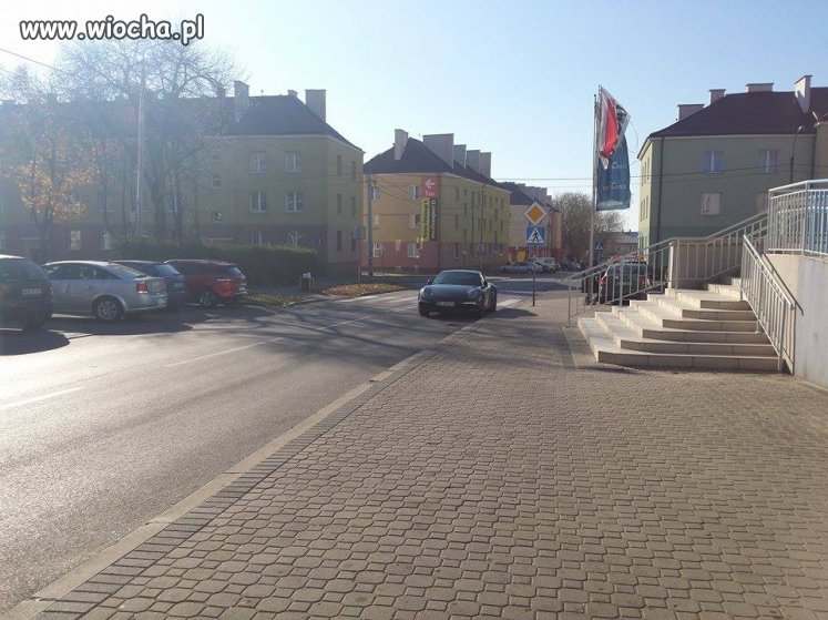 Tak się parkuje.