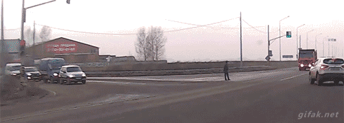 Między młotem, a kowadłem