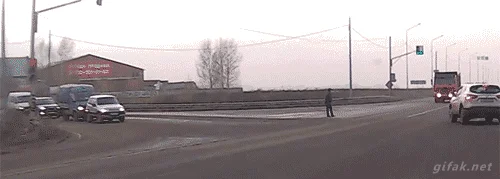 Między młotem, a kowadłem