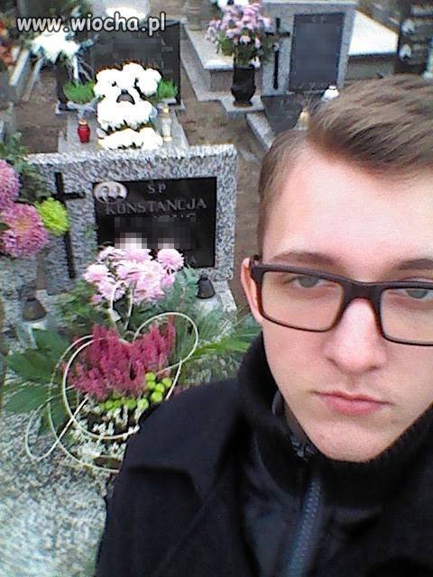 Selfie na cmentarzu