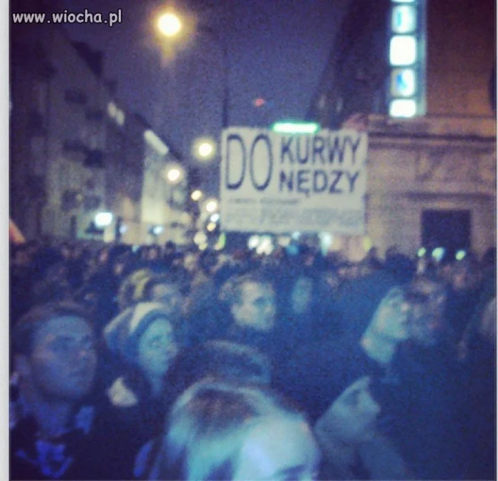 Protest przed siedzibą PKW