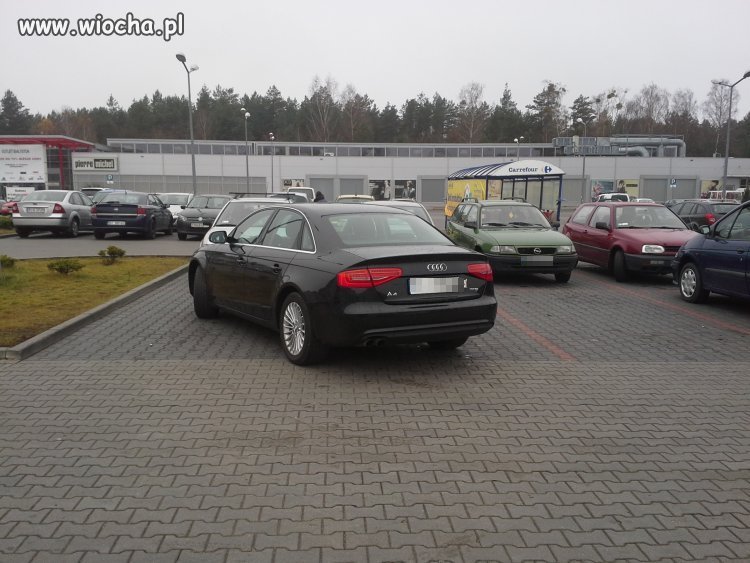 Stary dziad kupił A4 i myśli, że wszystko mu wolno