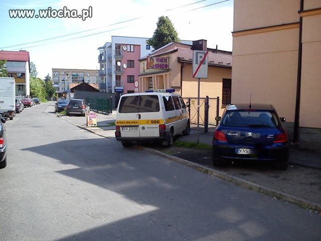 SM na zakupach w sklepie z zabawkami