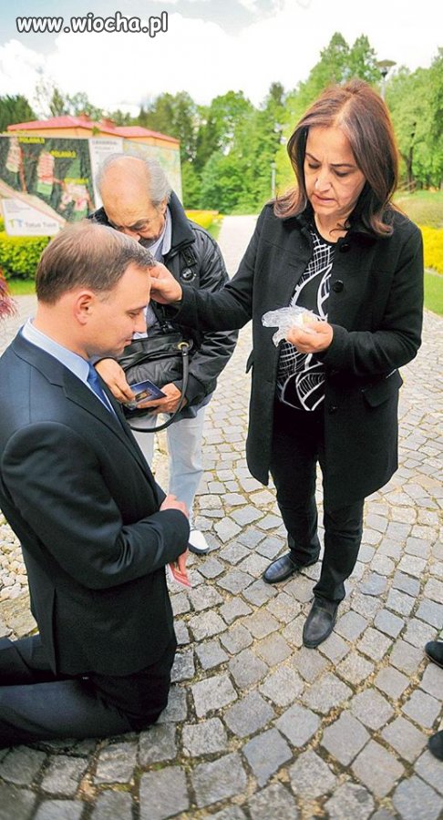 Najpierw namaścił go na prezydenta Jarek a potem