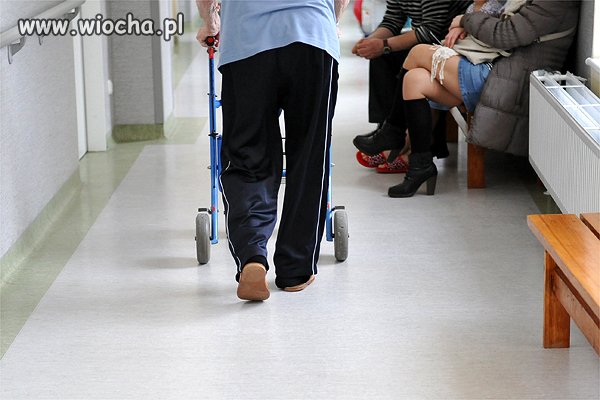 żądają podwyżek i jeszcze straszą kolejkami