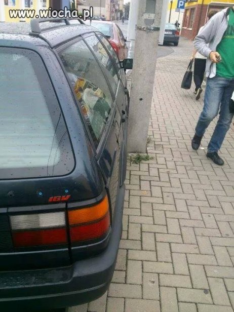 Idealne parkowanie. żyletki nie wciśniesz