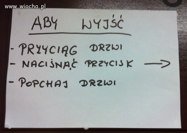 Napis na drzwiach przedszkola.