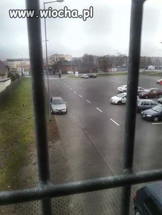 No tak parking pusty ...