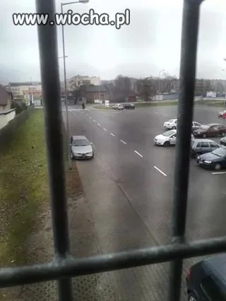 No tak parking pusty ...