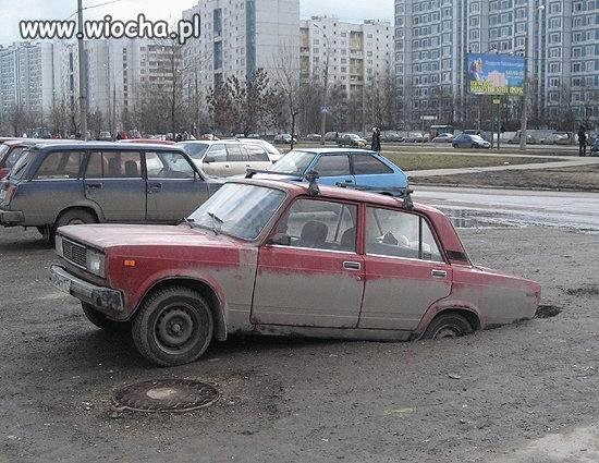 Potężny samochód.