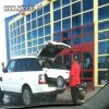 Właśnie widzimy jak dziki range rover...