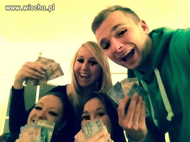 Chwalenie się kasą na fb...